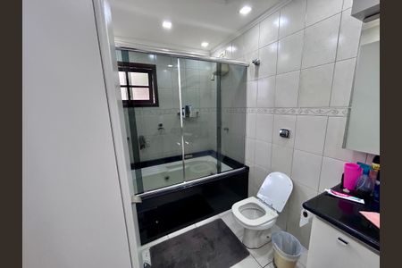 Casa à venda com 206m², 3 quartos e 2 vagas Casa à venda com 206m², 3 quartos e 2 vagasBanheiro da Suíte 1