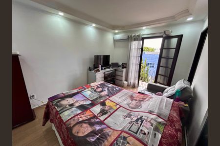 Casa à venda com 206m², 3 quartos e 2 vagas Casa à venda com 206m², 3 quartos e 2 vagasQuarto Suíte 3