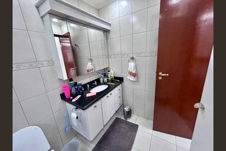 Casa à venda com 206m², 3 quartos e 2 vagas Casa à venda com 206m², 3 quartos e 2 vagasBanheiro da Suíte 1
