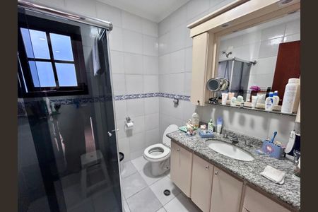 Casa à venda com 206m², 3 quartos e 2 vagas Casa à venda com 206m², 3 quartos e 2 vagasBanheiro da Suíte 3
