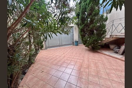 Casa à venda com 206m², 3 quartos e 2 vagas Casa à venda com 206m², 3 quartos e 2 vagasGaragem