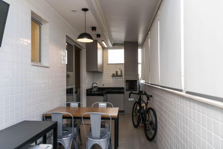 Apartamento à venda com 136m², 3 quartos e 2 vagas Apartamento à venda com 136m², 3 quartos e 2 vagasCobertura