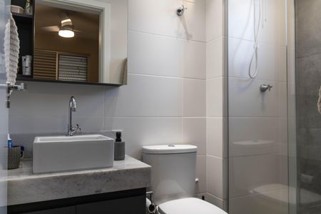 Apartamento à venda com 136m², 3 quartos e 2 vagas Apartamento à venda com 136m², 3 quartos e 2 vagasBanheiro da Suíte