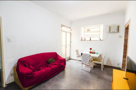 Casa à venda com 102m², 3 quartos e sem vagaSala