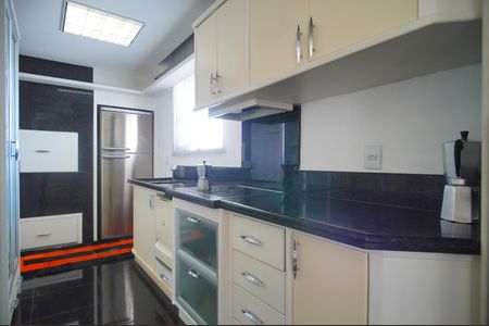 Apartamento para alugar com 340m², 3 quartos e 3 vagasCozinha