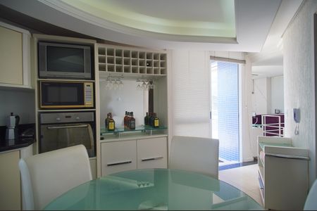 Apartamento para alugar com 340m², 3 quartos e 3 vagasCozinha