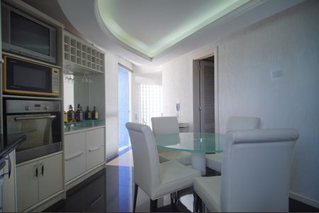 Apartamento para alugar com 340m², 3 quartos e 3 vagasCozinha