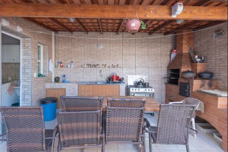 Casa à venda com 200m², 4 quartos e 2 vagasÁrea comum - Churrasqueira