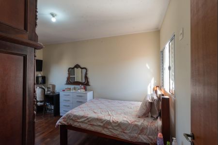 Casa à venda com 200m², 4 quartos e 2 vagasQuarto 1