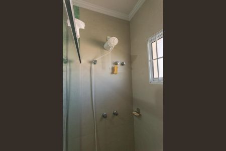 Casa à venda com 200m², 4 quartos e 2 vagasBanheiro