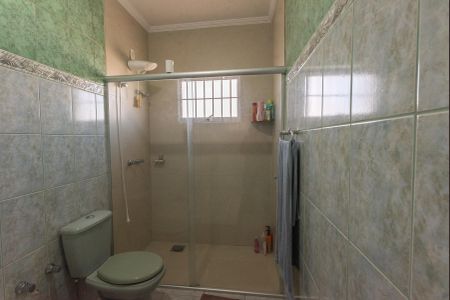 Casa à venda com 200m², 4 quartos e 2 vagasBanheiro