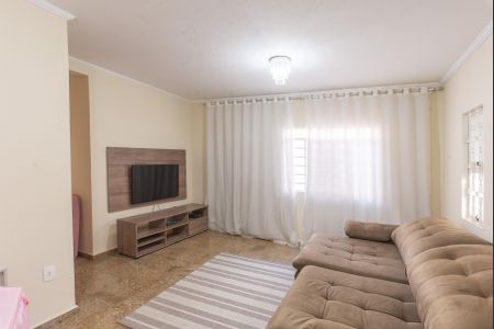 Casa à venda com 200m², 4 quartos e 2 vagasSala