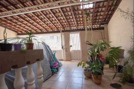 Casa à venda com 200m², 4 quartos e 2 vagasGaragem