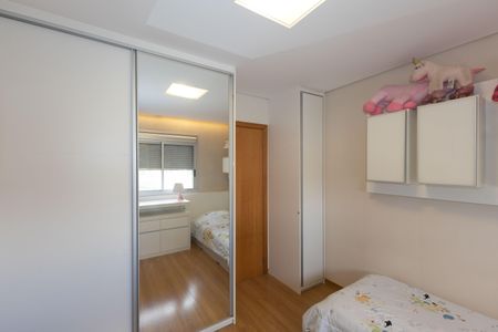 Apartamento à venda com 115m², 3 quartos e 2 vagasQuarto 2