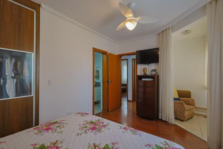 Apartamento à venda com 124m², 3 quartos e 2 vagas Apartamento à venda com 124m², 3 quartos e 2 vagasSuíte