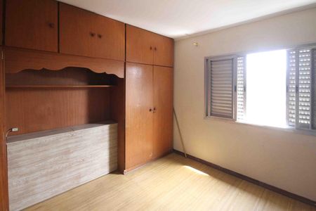 Casa à venda com 125m², 2 quartos e 2 vagas Casa à venda com 125m², 2 quartos e 2 vagasSala