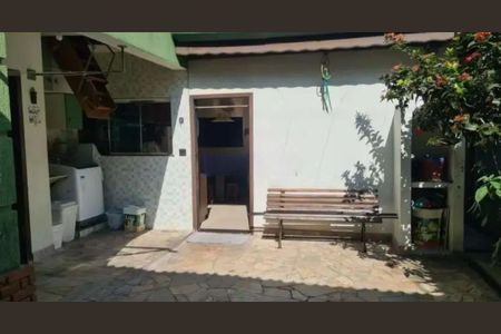Casa à venda com 220m², 3 quartos e 3 vagas