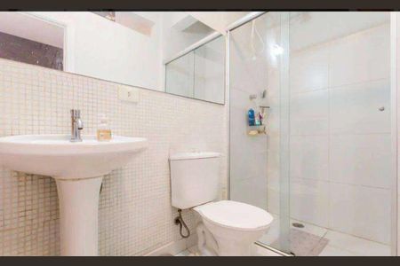 Casa à venda com 240m², 3 quartos e 2 vagas Casa à venda com 240m², 3 quartos e 2 vagasBanheiro