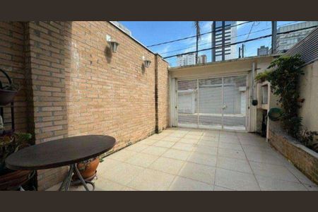 Casa à venda com 220m², 3 quartos e 1 vaga Casa à venda com 220m², 3 quartos e 1 vagaQuintal