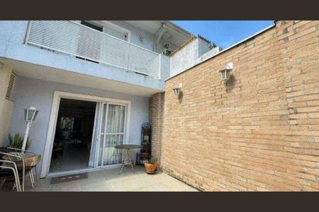 Casa à venda com 220m², 3 quartos e 1 vaga Casa à venda com 220m², 3 quartos e 1 vagaQuintal
