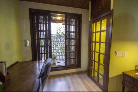 Casa à venda com 270m², 3 quartos e 1 vaga Casa à venda com 270m², 3 quartos e 1 vagaEscritório