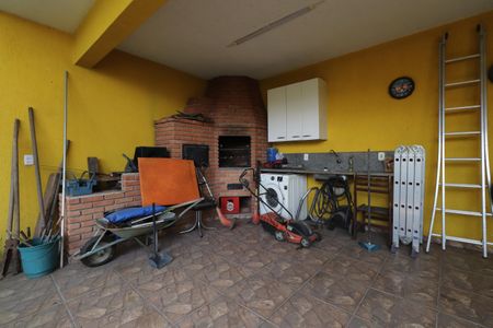 Casa à venda com 450m², 4 quartos e 6 vagasChurrasqueira