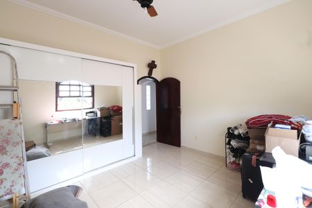 Casa à venda com 450m², 4 quartos e 6 vagasQuarto 2