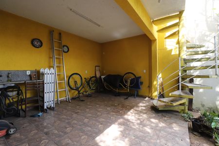 Casa à venda com 450m², 4 quartos e 6 vagasChurrasqueira