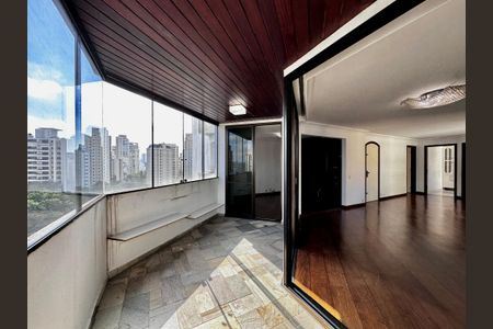 Apartamento à venda com 160m², 3 quartos e 3 vagasSacada