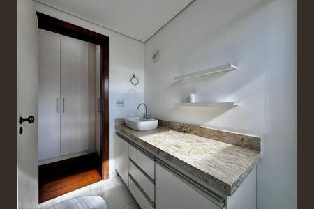Apartamento à venda com 160m², 3 quartos e 3 vagasBanheiro Suíte 2