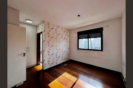 Apartamento à venda com 160m², 3 quartos e 3 vagasSuíte 2