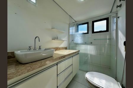 Apartamento à venda com 160m², 3 quartos e 3 vagasBanheiro Suíte 2