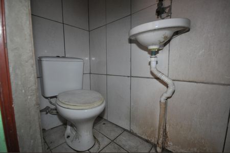 Casa para alugar com 100m², 7 quartos e sem vagaBanheiro de Serviço