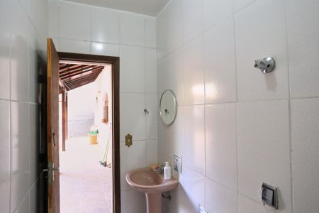 Casa à venda com 360m², 4 quartos e 5 vagas Casa à venda com 360m², 4 quartos e 5 vagasBanheiro de serviço