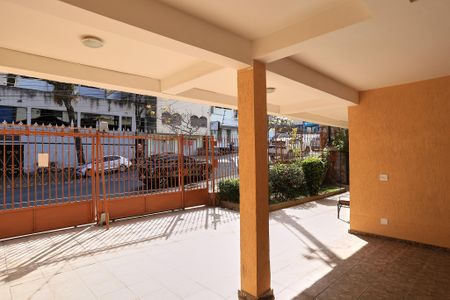 Casa à venda com 360m², 4 quartos e 5 vagas Casa à venda com 360m², 4 quartos e 5 vagasGaragem