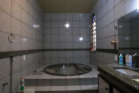 Casa à venda com 360m², 4 quartos e 5 vagas Casa à venda com 360m², 4 quartos e 5 vagasBanheiro da Suíte 3