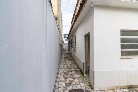 Casa à venda com 250m², 4 quartos e 5 vagas Casa à venda com 250m², 4 quartos e 5 vagasVaranda - Acesso lateral