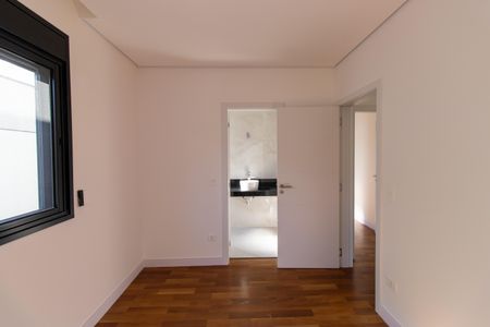 Casa de condomínio para alugar com 380m², 4 quartos e 4 vagasSuíte 2