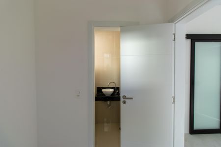 Casa de condomínio para alugar com 380m², 4 quartos e 4 vagasQuarto de Serviço