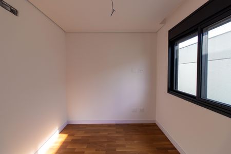 Casa de condomínio para alugar com 380m², 4 quartos e 4 vagasSuíte 2