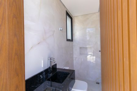 Casa de condomínio para alugar com 380m², 4 quartos e 4 vagasÁrea da piscina /Banheiro