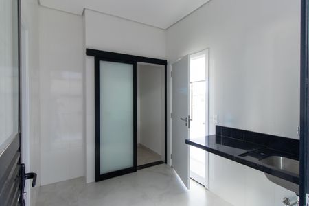 Casa de condomínio para alugar com 380m², 4 quartos e 4 vagasÁrea de Serviço