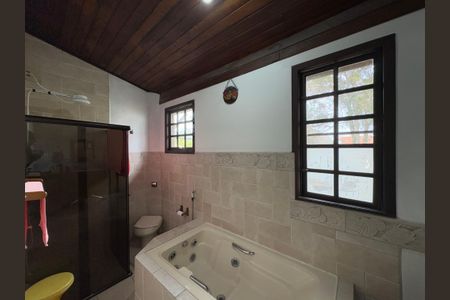 Casa para alugar com 400m², 4 quartos e 3 vagas Casa para alugar com 400m², 4 quartos e 3 vagasBanheiro da Suíte