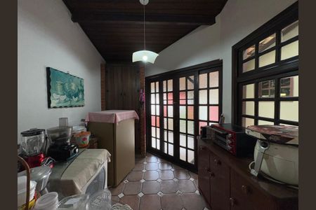 Casa à venda com 400m², 4 quartos e 3 vagas Casa à venda com 400m², 4 quartos e 3 vagasCozinha