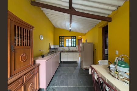 Casa para alugar com 400m², 4 quartos e 3 vagas Casa para alugar com 400m², 4 quartos e 3 vagasCozinha da Edícula