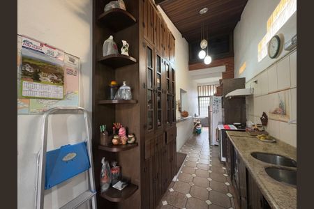 Casa para alugar com 400m², 4 quartos e 3 vagas Casa para alugar com 400m², 4 quartos e 3 vagasCozinha