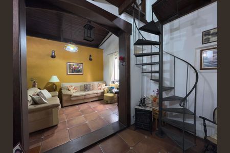Casa para alugar com 400m², 4 quartos e 3 vagas Casa para alugar com 400m², 4 quartos e 3 vagasSala