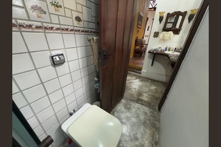 Casa para alugar com 400m², 4 quartos e 3 vagas Casa para alugar com 400m², 4 quartos e 3 vagasBanheiro Social