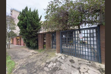 Casa para alugar com 400m², 4 quartos e 3 vagas Casa para alugar com 400m², 4 quartos e 3 vagasFachada