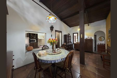 Casa para alugar com 400m², 4 quartos e 3 vagas Casa para alugar com 400m², 4 quartos e 3 vagasSala de Jantar